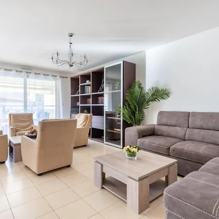 Heart Of Nice- Modern Elegant 2br Flat Big Terrace ניס